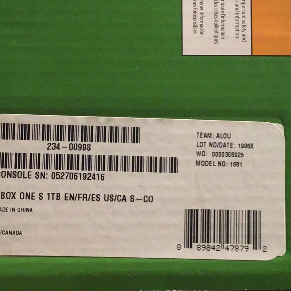 NEW X BOX S w FORTNITE & NBA2k20 - Picture 9 of 10